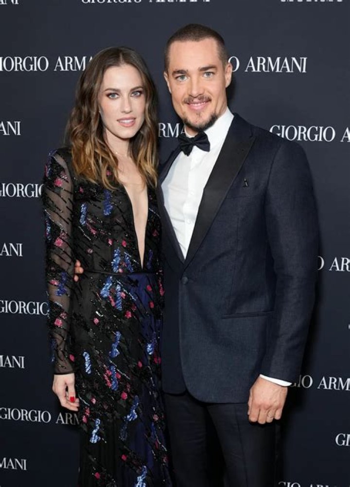 Alexander Dreymon Height, Weight, Age, Girlfriend, Family, Biography