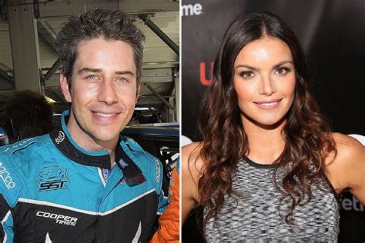 Courtney Robertson Net Worth | Celebrity Net Worth