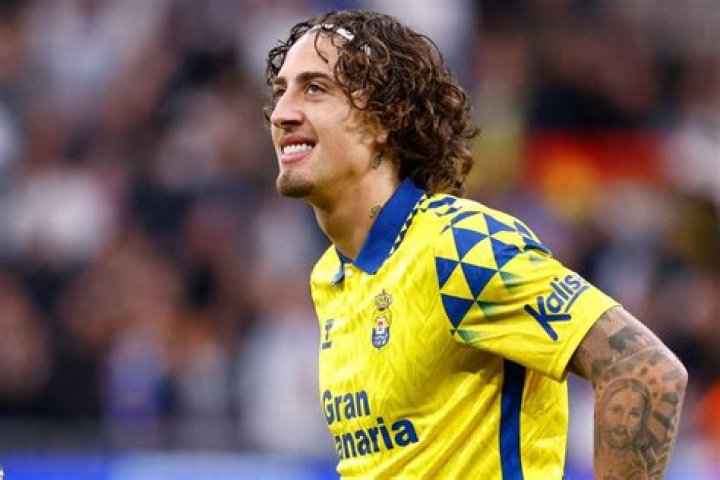 David Silva Height, Weight, Age, Girlfriend, Family, Facts, Biography