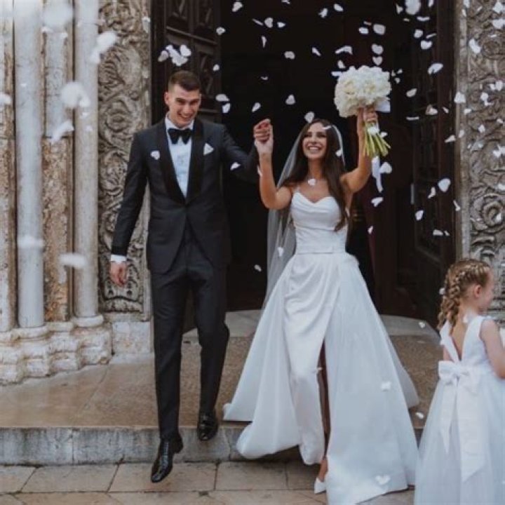 Dominik Livakovic Bio-salary, net worth, married, affair, dating, children, career, nationality