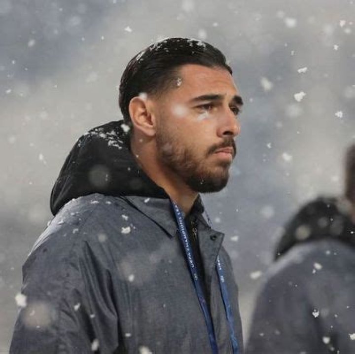 Giuseppe Pezzella Bio, Age, Net Worth, Salary, Market Value, Transfer, & Stats: Is He Dating?