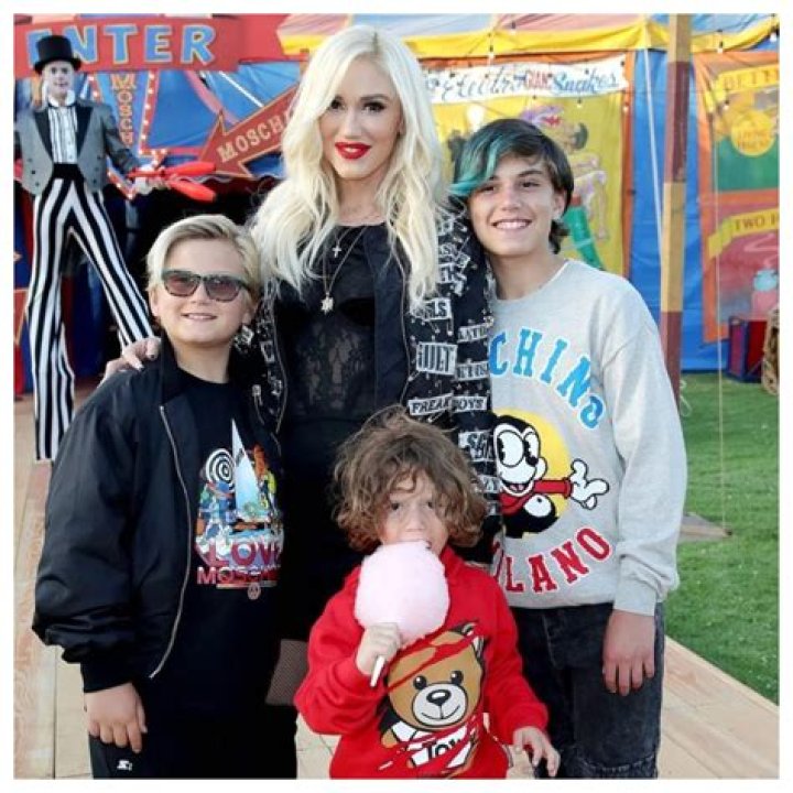 Gwen Stefani Takes Her Boys Pumpkin Picking Without Blake Shelton: Photos
