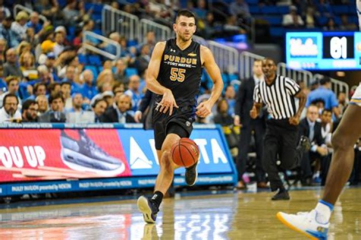Jack Salt Biography- 2019 NBA Draft Prospect, Salary, Earnings, Married, Relationship, Affair, Age, Height, Family, Career, Nationality