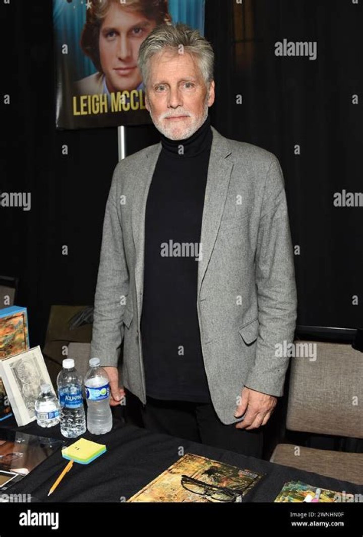 Leigh McCloskey - Bio, Age, Wiki, Facts and Family