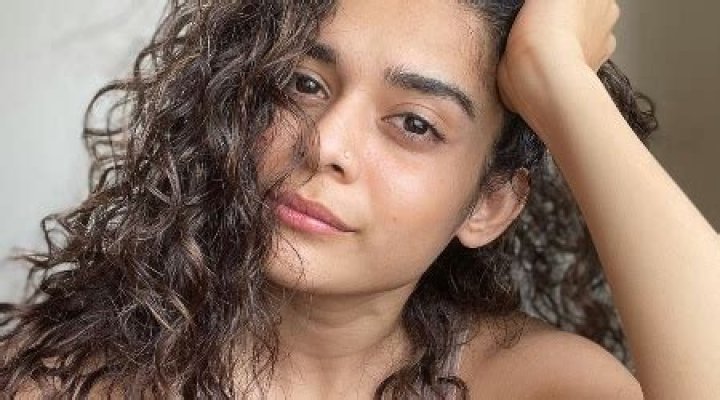 Mithila Palkar Height, Weight, Age, Boyfriend, Biography, Family, Facts
