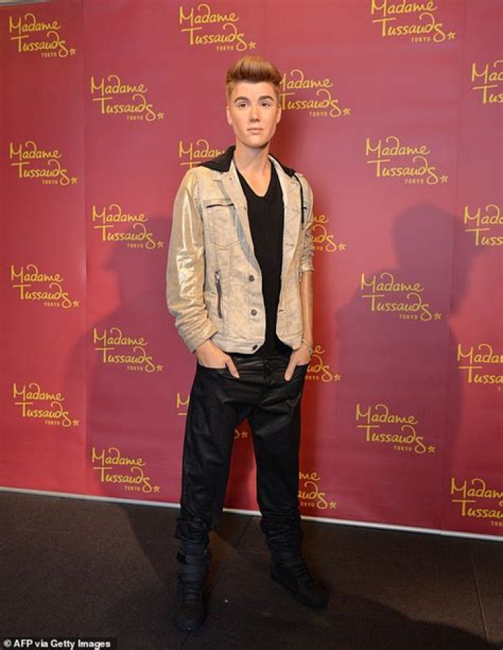 Olivia Mitnick: 5 Things To Know About The Cavaliers Dancer & Justin Bieber’s New Friend