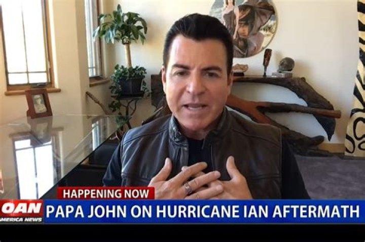 Papa John Schnatter's $500 Million Fortune Bought This Insane 40,000 Square Foot Kentucky Mansion