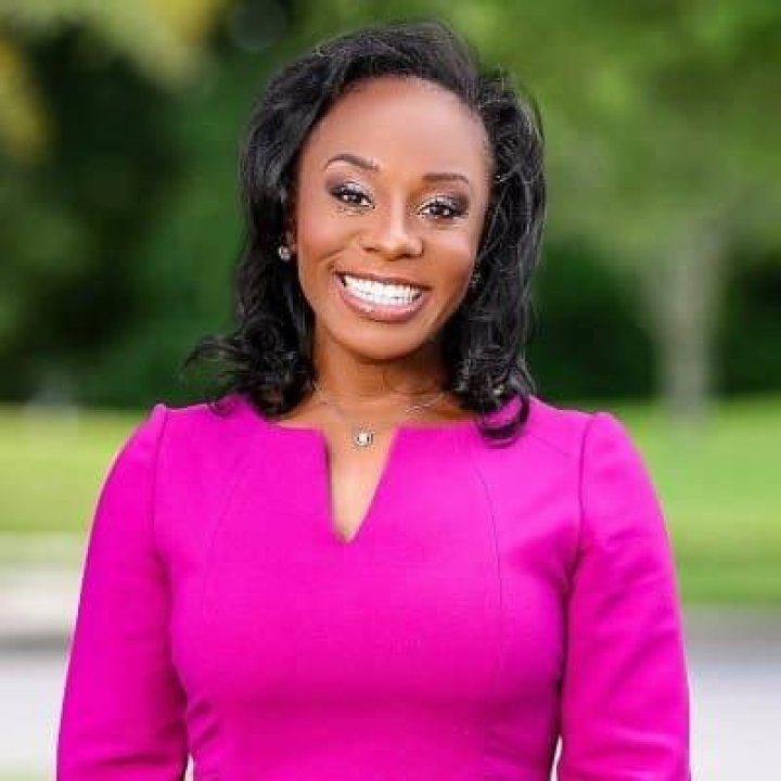 Phil Jones | Bio-salary,net worth,married,wife,children,career,bio,affair