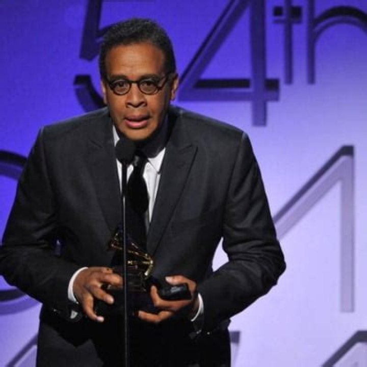 Stanley Clarke Net Worth | Celebrity Net Worth