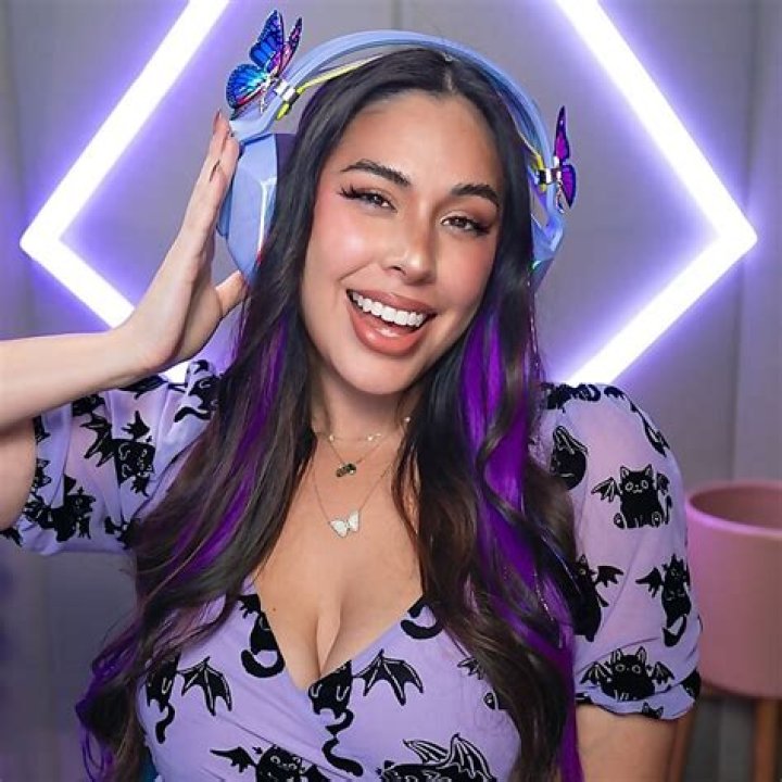 Veronica Herrera - Bio, Age, Wiki, Facts and Family